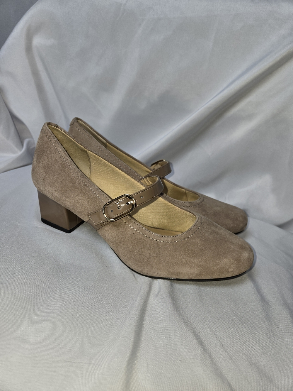 Trotters Candice Mary Jane Pumps Size 7.5 Wide Model T1650-135